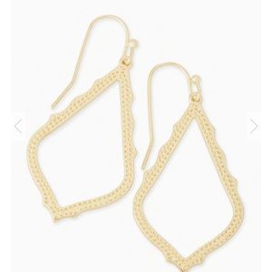 SINGLE Kendra Scott Sophia Drop Earring in Gold